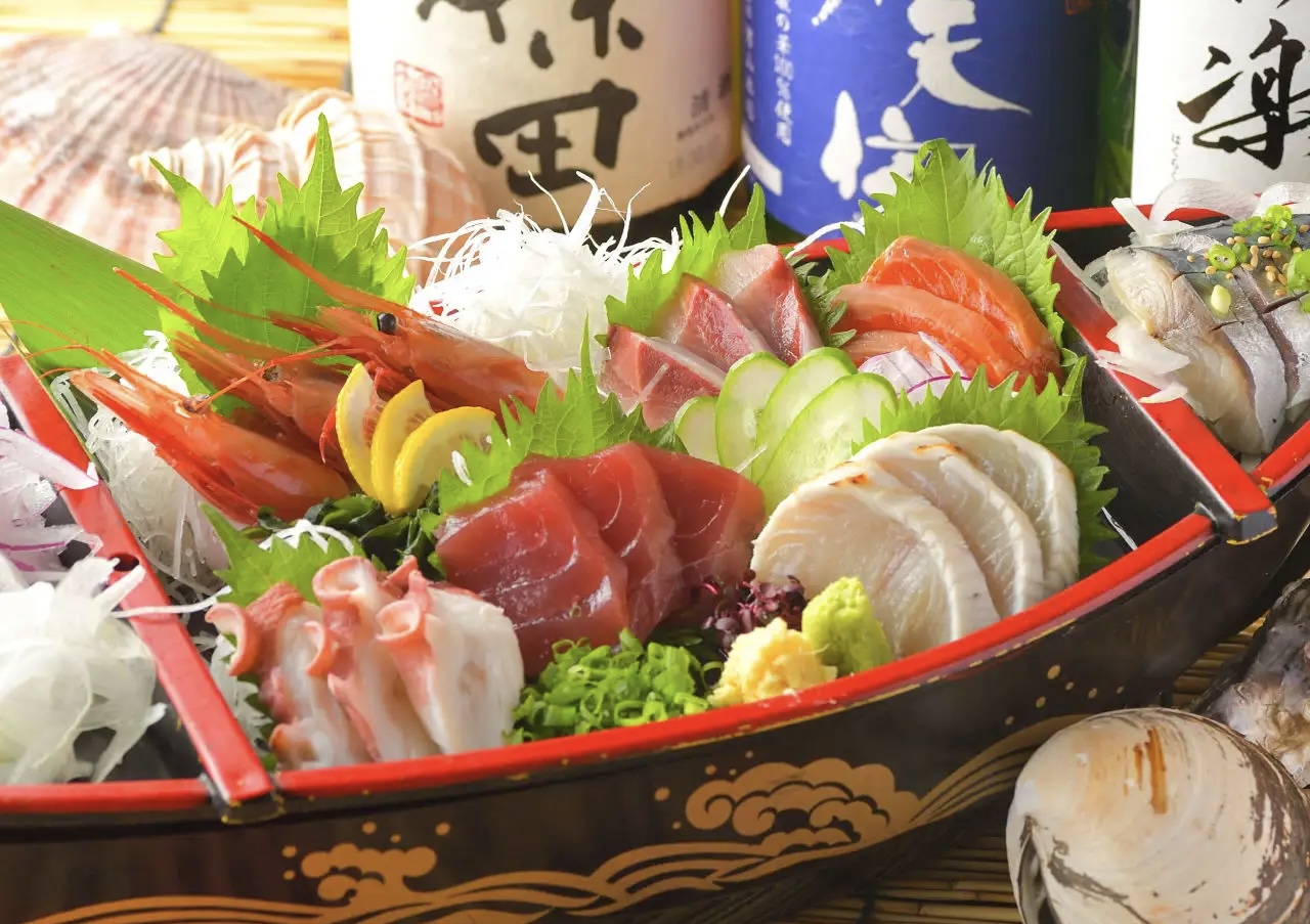 石巻産殻付牡蠣、鮭いくらのはらこ飯含む全10品120分飲み放題付き5,500円(税込)